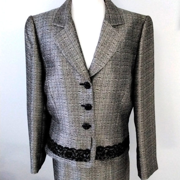 TAHARI Arthur S. Levine 2 piece skirt suit, size 12P - Picture 2 of 16